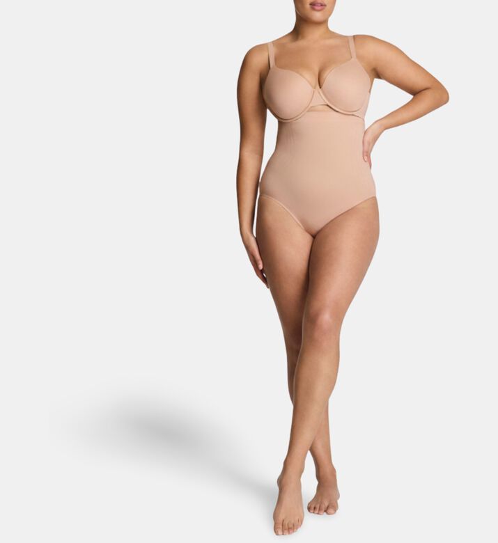 Spanx Brief, Model View