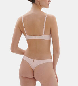 ثونغ ساغا بلون وردي خجول