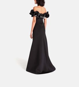 فستان ماكسي بأكتاف مكشوفة مزين بأزهار