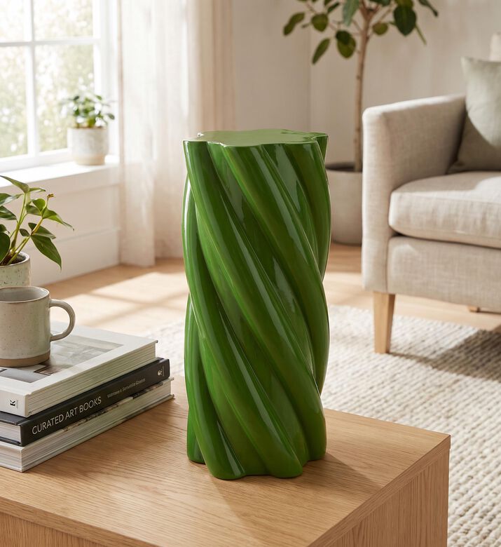 &k Amsterdam Modern Twisted Cylindrical Pillar, Packshot View
