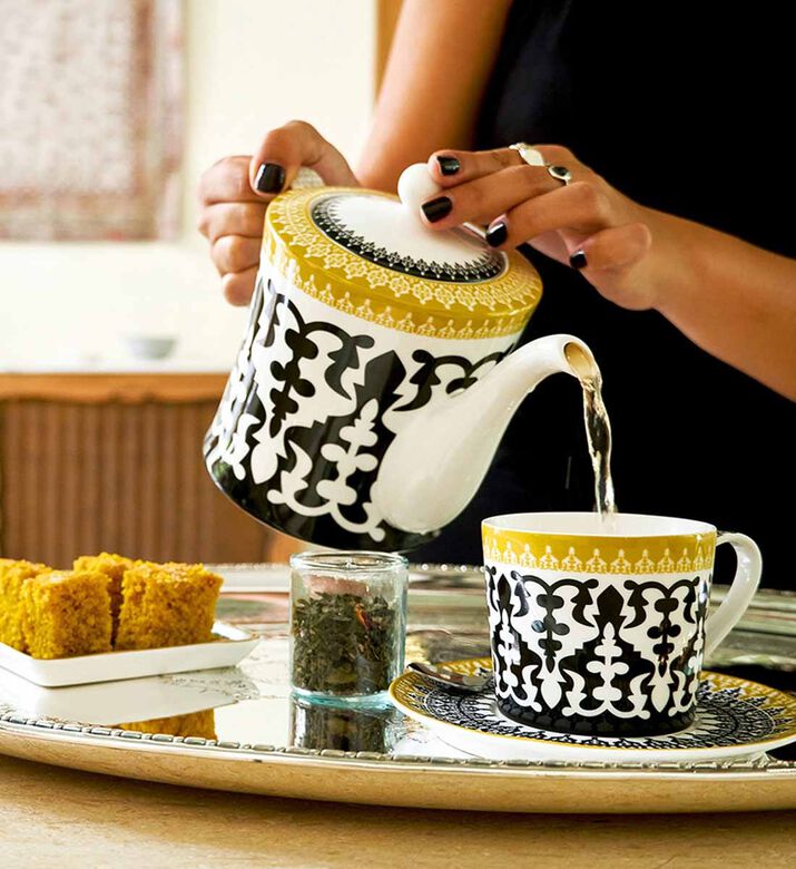إبريق شاي بغطاء من البورسلين سافرا إبريق شاي بغطاء من البورسلين سافرا