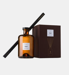 ناشر أعواد التين الأسود بزهرة النيرولي