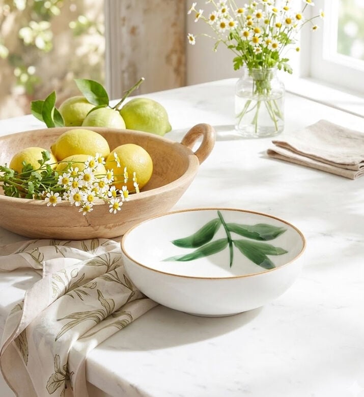 Home Deco and More Leaf Print Round Porcelain Bowl 4-piece Set, Packshot View