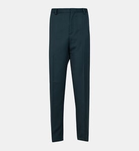 بنطال يناسب المدينة