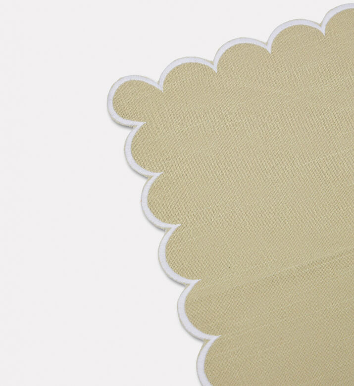 Home Deco and More Adelina Scalloped Design Napkin, Green, Packshot View