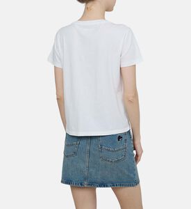 تيشيرت أليس مرصع مزين بقلب كبير مزخرف