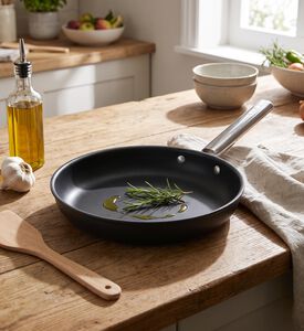 Smeg Non-stick Frying Pan 28 Cm, Black, Model View