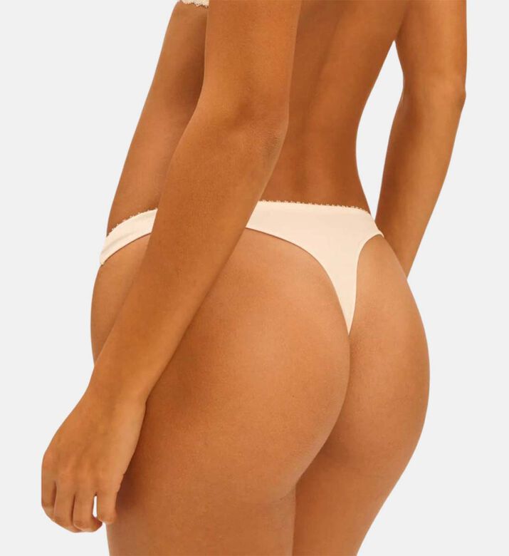 ثونغ سيمفوني مطرز ثونغ سيمفوني مطرز