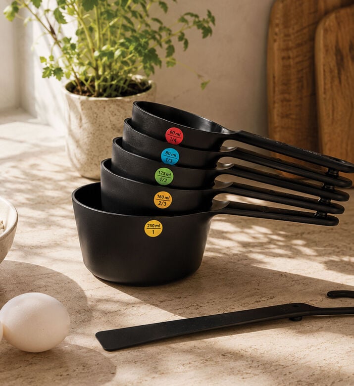 Oxo Plastic Measuring Cups 6-piece Set, Packshot View