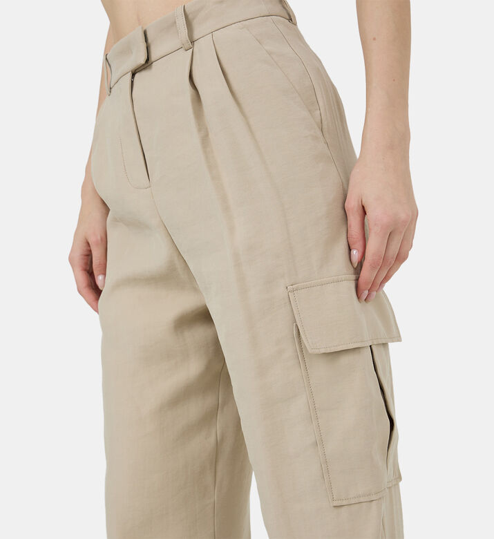 بنطال لويك بتصميم مستقيم