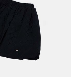 تنورة واسعة بطبعة شعار على كاملها