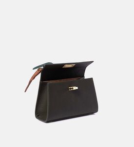 الحقيبة الجلدية المميزة