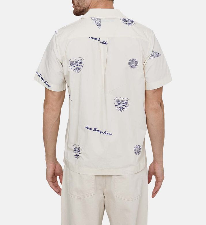 قميص بطبعة غرافيكية على كامله