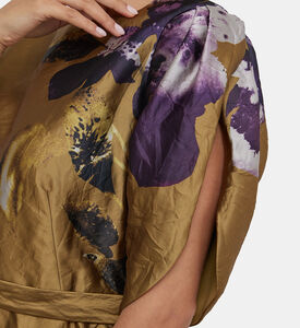 فستان بطبعة أزهار السوسن مجردة