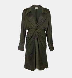 فستان قميص من الساتان بجزء أمامي ملتوي