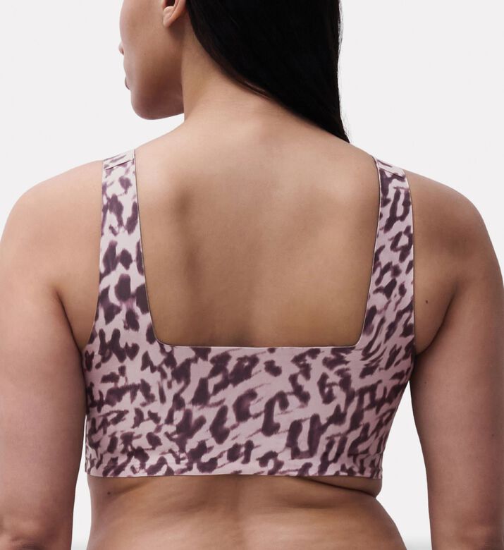 Chantelle Seamless Molded-cups V-neck Bra, Pink, Xl, Model View