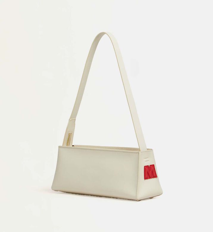 حقيبة كتف جلد بتطريز شعار