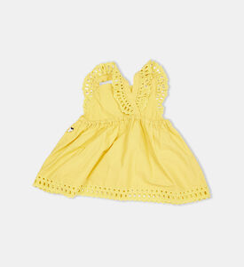 بلوزة بتطريزات انجليزية واسعة