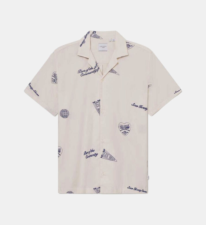 قميص بطبعة غرافيكية على كامله