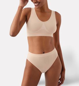 Wacoal Bra, Model View