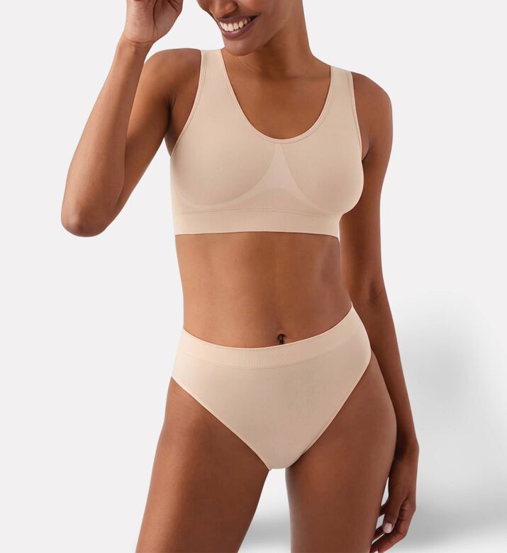 Wacoal Bra, Model View