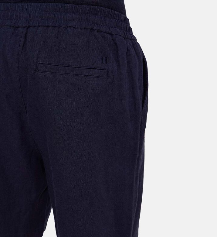 شورت أوتو كتان بقصة فضفاضة