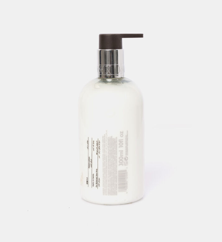 غسول اليدين بشمر البحر والسرو الساحلي