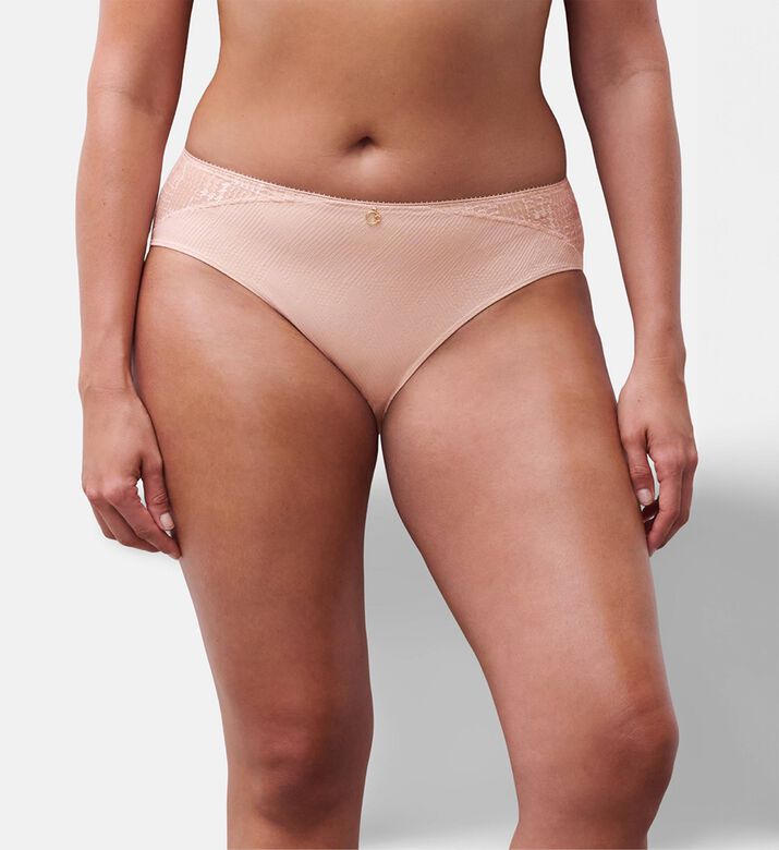 Chantelle Brief, Model View