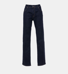 جينز بقصّة مستقيمة عالية الخصر