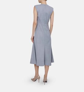 فستان واسع بياقة دائرية وبدون أكمام