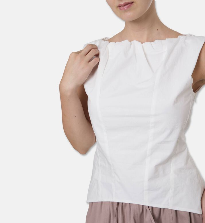 Dawei Round Neck Sleeveless Top, Model View