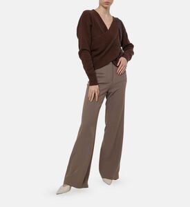 بنطال واسع بتصميم مناسب