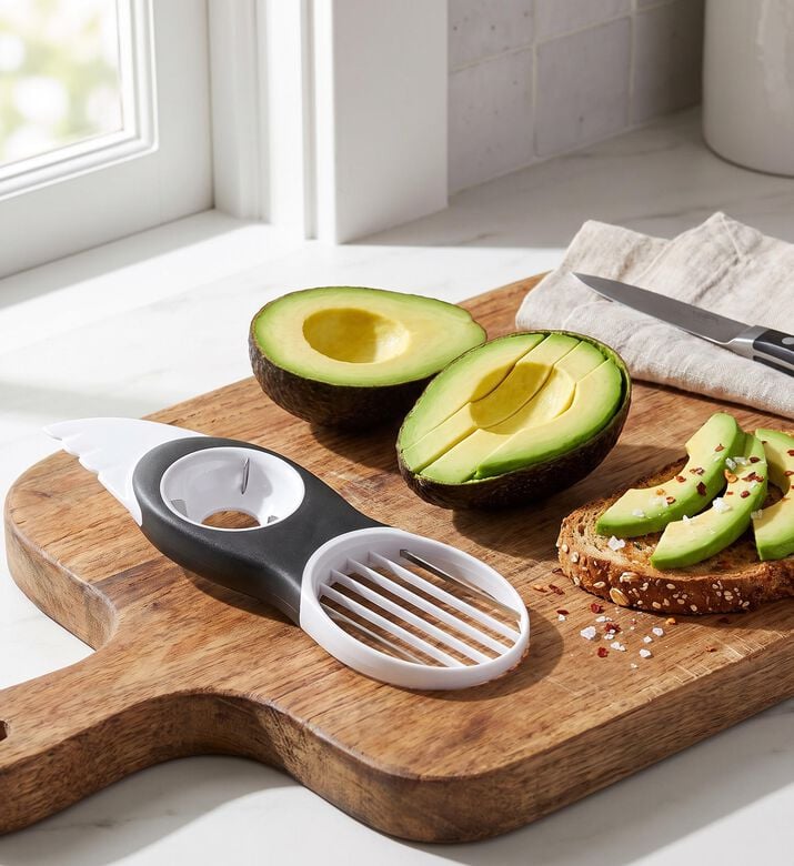 Oxo Plastic 3in1 Avocado Slicer, Model View
