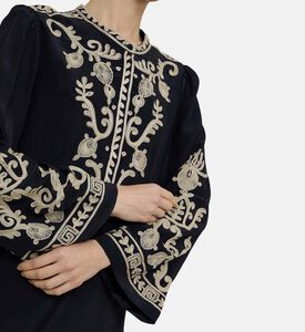 Faronne Crepe Contrasting Embroidery Blouse