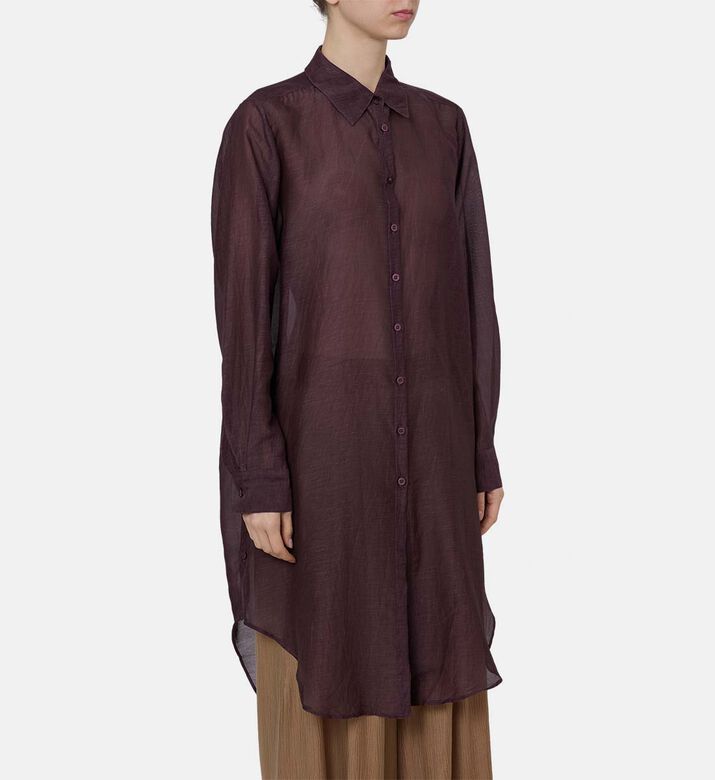 قميص شفاف بأكمام طويلة وصف أزرار