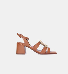 صندل جلد بكعب عريض بحلي ميتاليك مربع