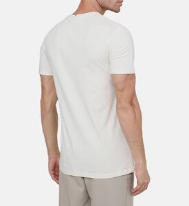 تيشيرت بشعار مطرز