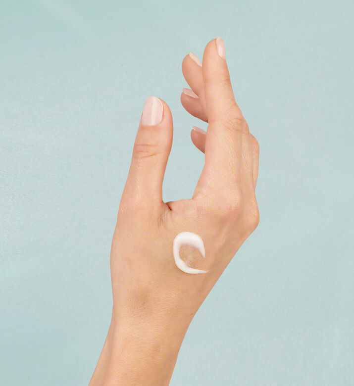 سيروم فيتال بي المعزّز للوجه