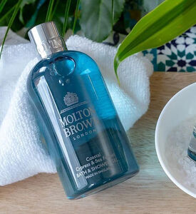 غسول الجسم بشمر البحر السرو