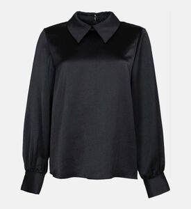 تيانا تتدفق أعلى الساتان