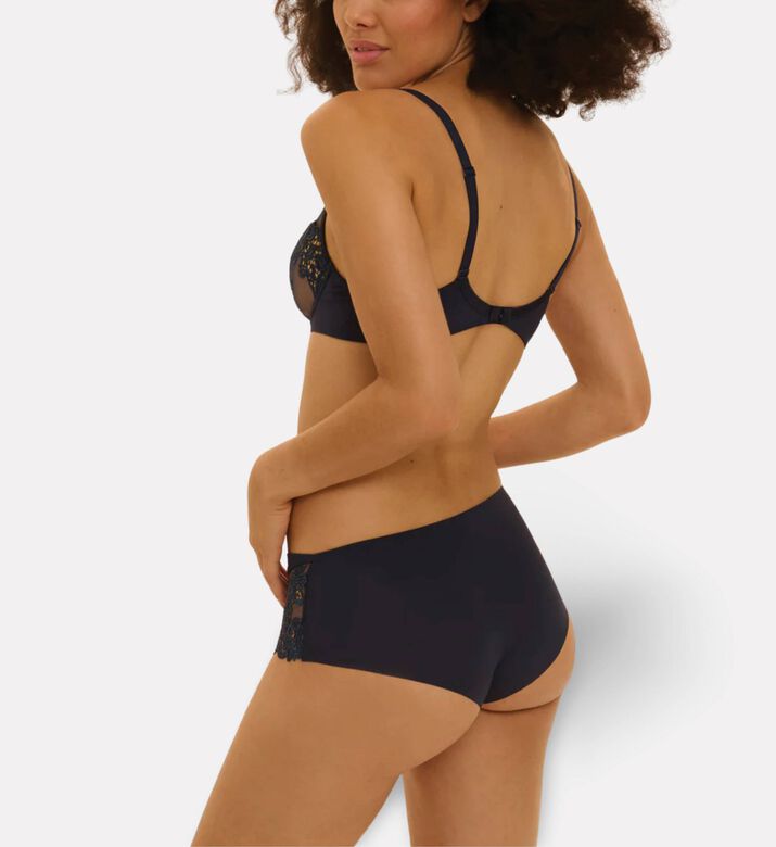 Simone Perele Shorty, Model View