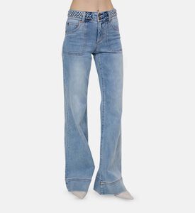 جينز واسع فاتح بخصر مرتفع أعلى الأرداف