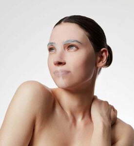 علاج قناع مجدد للبشرة