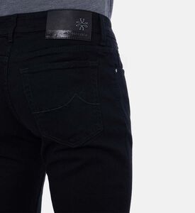 بنطال بجيوب أمامية وساق مستقيمة