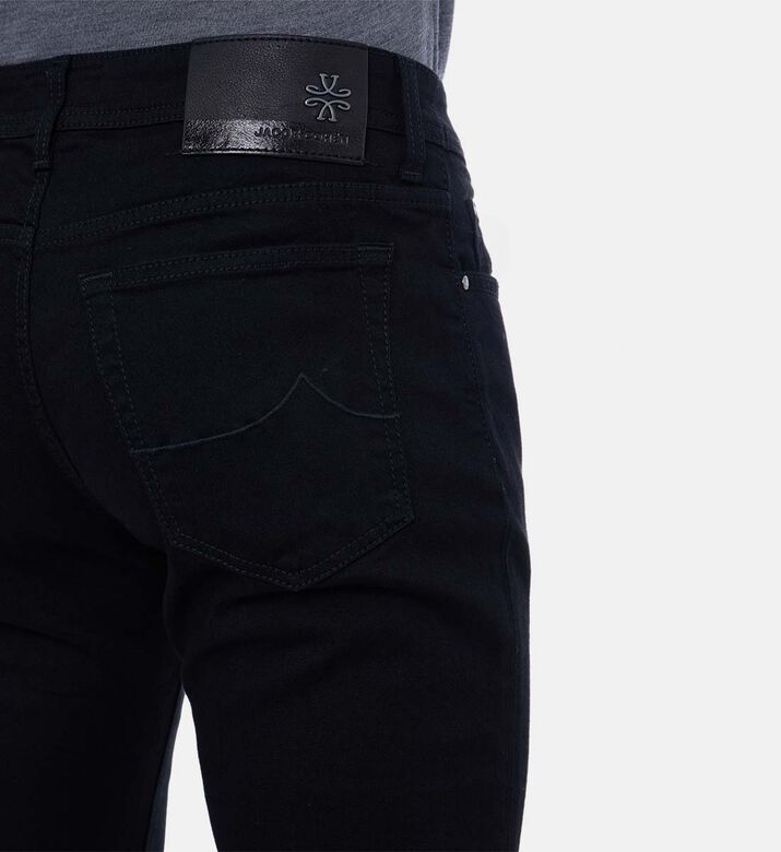 بنطال بجيوب أمامية وساق مستقيمة بنطال بجيوب أمامية وساق مستقيمة