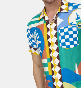 قميص قصير الأكمام بنقوش ملونة