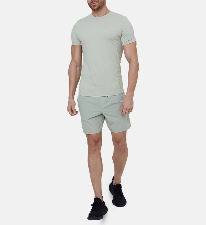 قميص بحافة مستقيمة سريع الجفاف