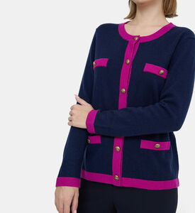 كارديغان بأزرار بلون مغاير