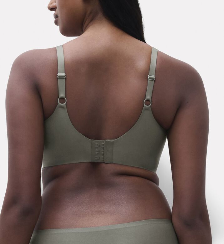 Chantelle Seamless V-neck Bra, Model View