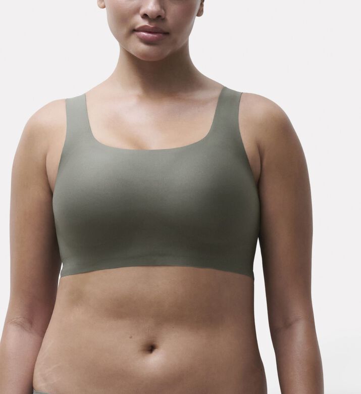 Chantelle Bra, Model View